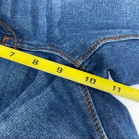 Refuge Ultra High Rise Distressed Mom Jeans 6 - Picture 14 of 17